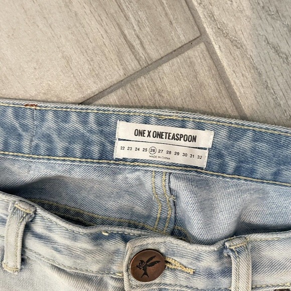 One Teaspoon Distressed White Jeans - Picture 3 of 10